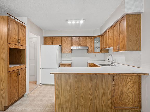 4th image of 67 Miner St #119