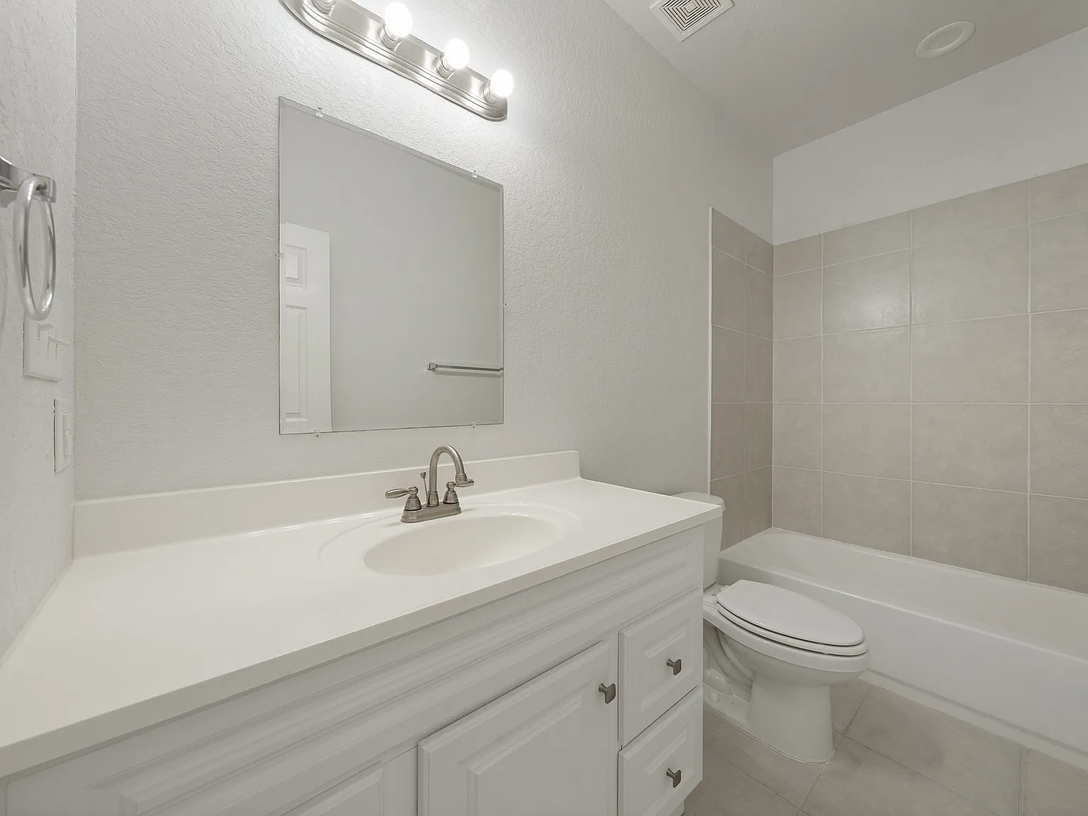 3 bed, 2.5 bath, 1540 sqft, $1,800 — Photo 2