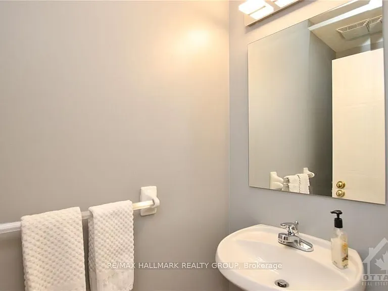 61 Scampton Dr — Photo 16