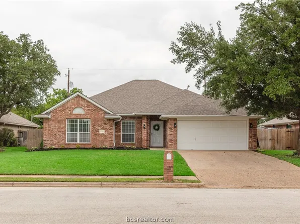 4701 Warwick Ln, Bryan, TX 77802