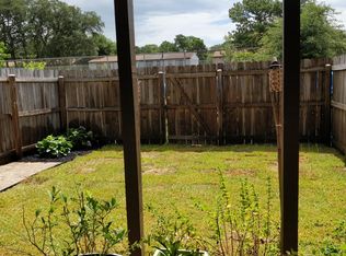 38 11th St APT 110, Shalimar, FL 32579