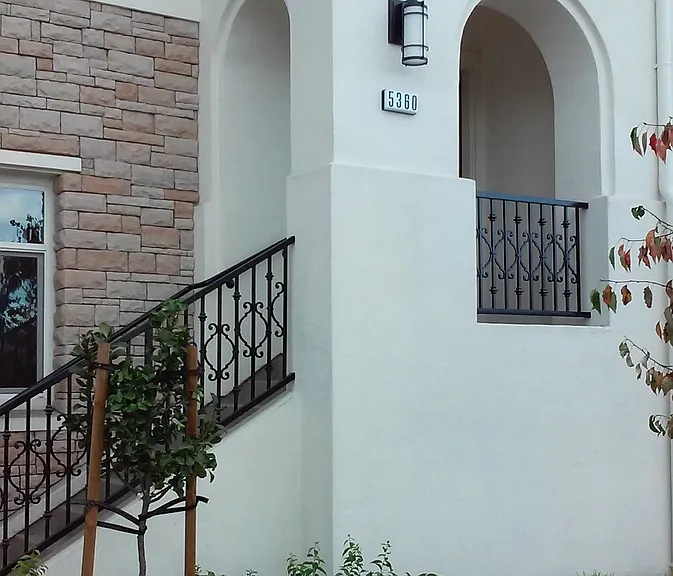 5360 Campus Dr — Photo 1