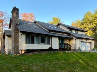 832 Evergreen Dr, Lakeville, PA 18438