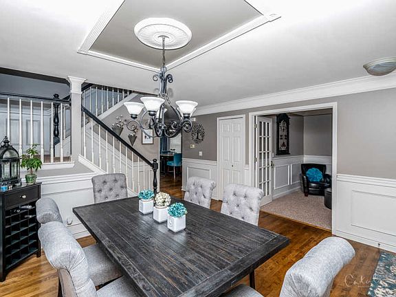 5th image of 9 Newbury Ct