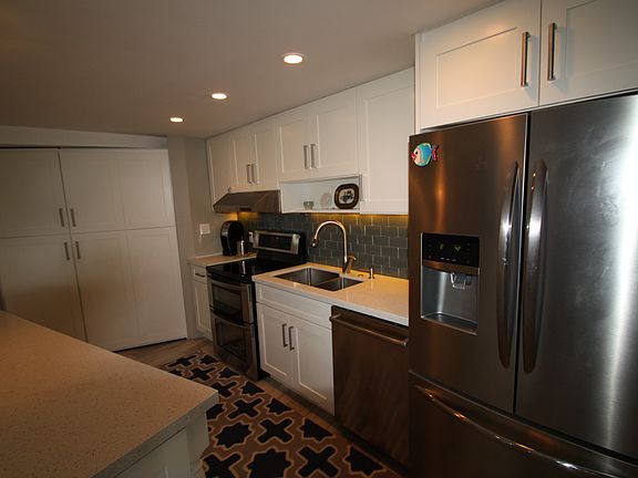 2nd image of 3000 Holiday Dr APT 605