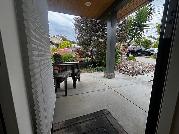3rd image of 721 Pomona Ave #B