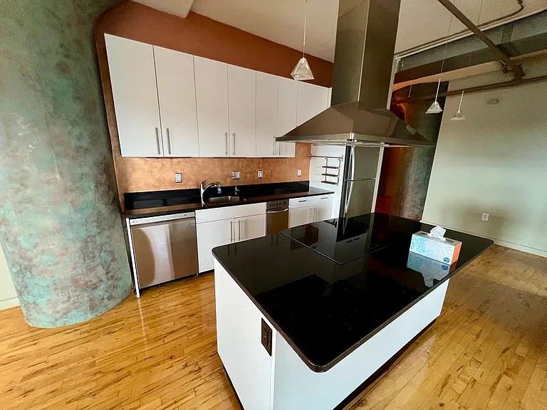 210 Lincoln St #304 — Photo 6