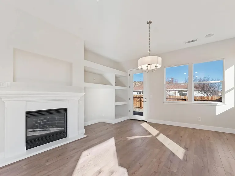 1058 Chip Ct — Photo 8