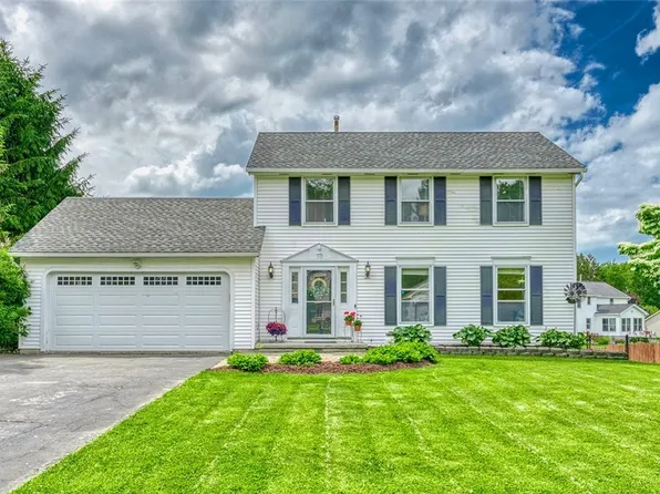 731 Brookeville Dr, Webster, NY 14580