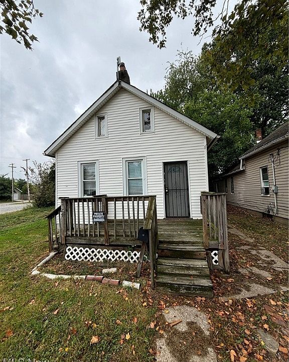 1st image of 3269 W 32nd St