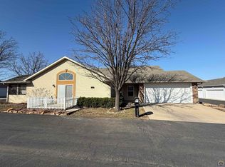 3325 SW Sedona Rd, Topeka, KS 66614