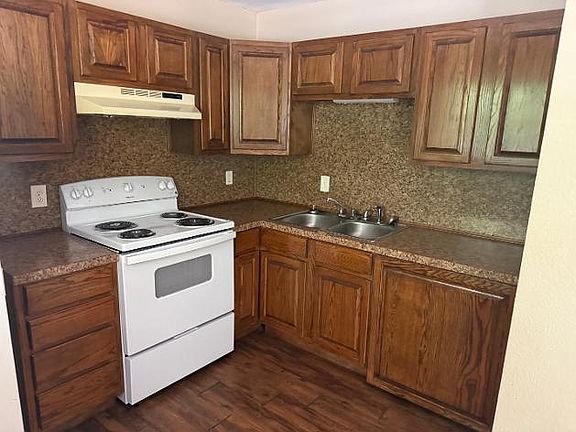 3rd image of 303 King St #8