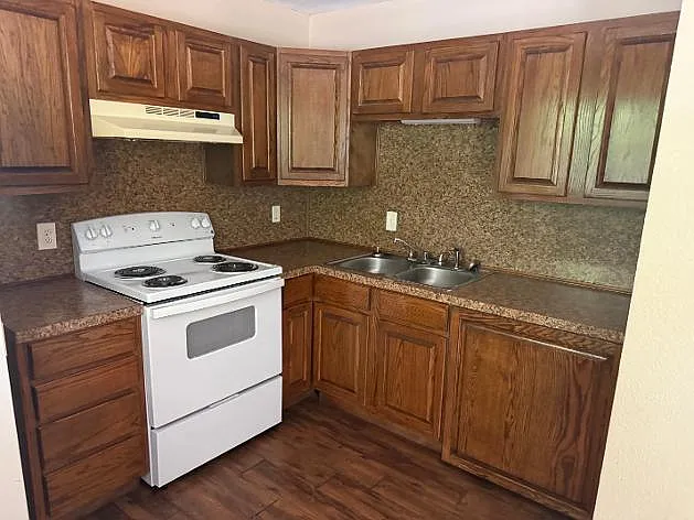 303 King St #8 — Photo 3