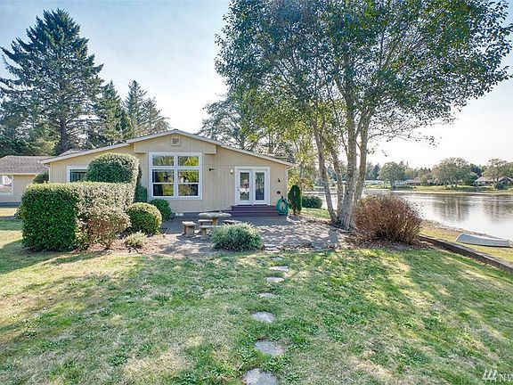 3rd image of 24301 Elm Pl