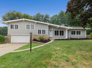 332 Smith Dr, Tallmadge, OH 44278