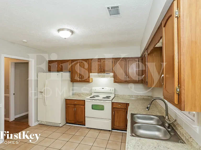3900 Hadley Farm Dr — Photo 7