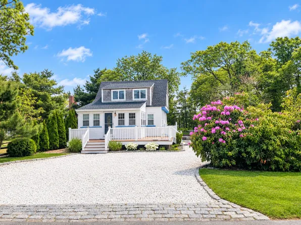 5 Bayview Road, Mashpee, MA 02649