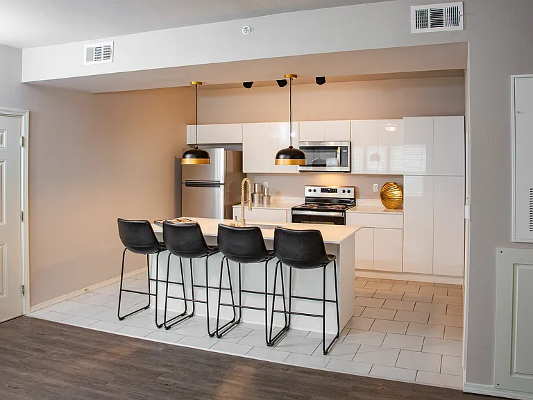 Crown at Seven Oaks Apartment Homes — Photo 19
