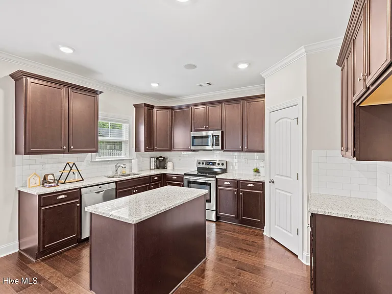 208 Torrey Pine Trl — Photo 16