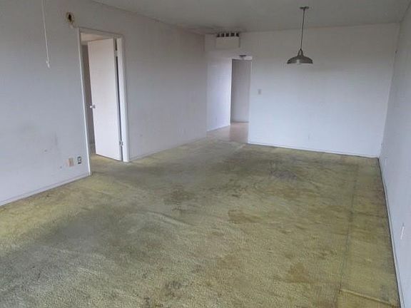5th image of 3050 N Palm Aire Drive #707