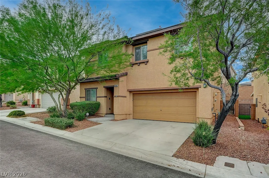 5 bed, 2.5 bath, 1985 sqft, $2,330 — Photo 3