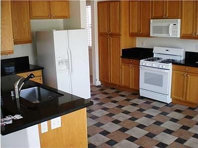 3rd image of 920 Glendora Dr