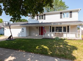 2608 Hillwood Ct, Appleton, WI 54911