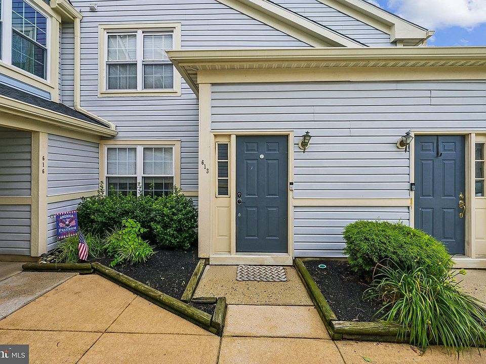 1st image of 613 Steeplechase Ct