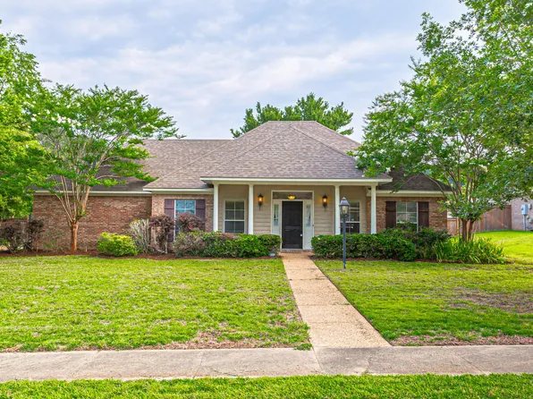 100 Baileys Ridge Cir, Clinton, MS 39056