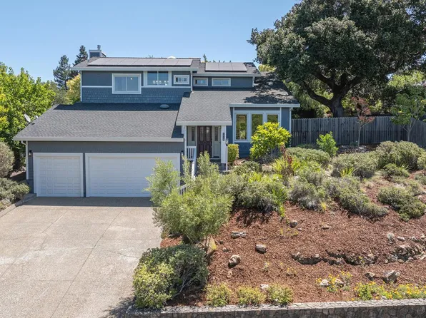 1018 Oakmont Court, Napa, CA 94559