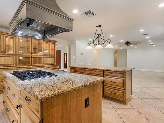 5th image of 76556 Carrol Dr
