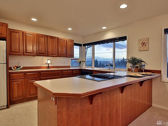 4th image of 8327 Bayshore Dr