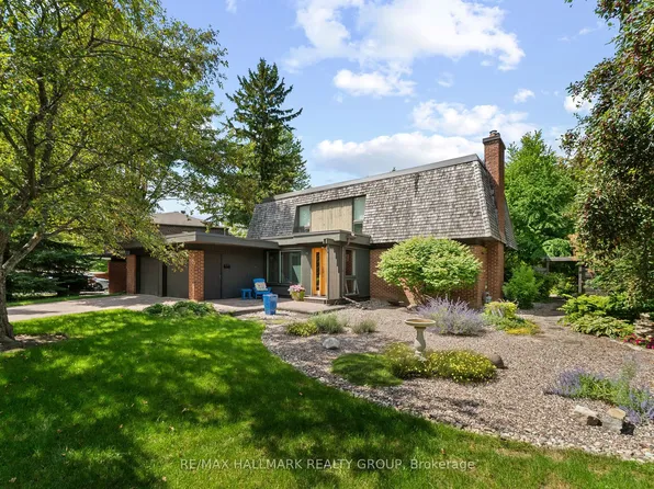 14 Sandwell Cres, Ottawa, ON K2K 1V3