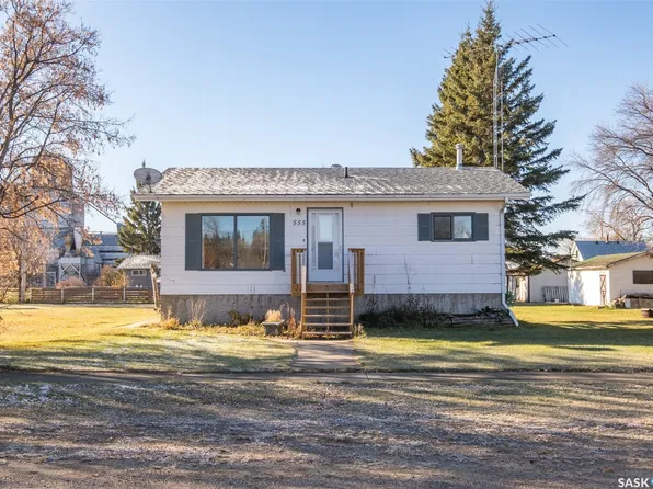 555 1st Avenue W, Canwood, SK S0J 0K0