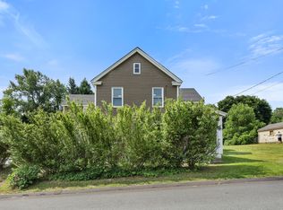 3 Golden Hill Rd #B, Lenox, MA 01240