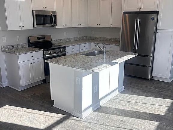 2nd image of 195 Cypress Hollow Dr