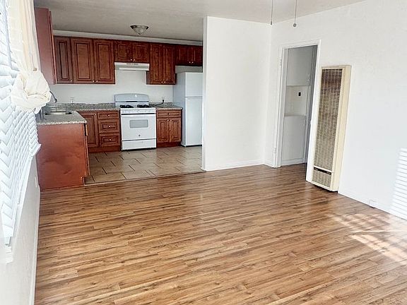 3rd image of 4682-4692 W Point Loma Blvd