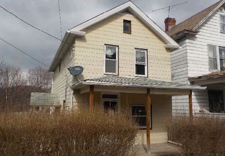 1st image of 813 N 3rd St