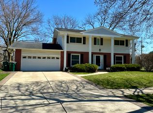 1961 Heather Ln, Northbrook, IL 60062