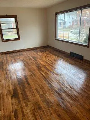 2 bed, 1.0 bath, $750 — Photo 2