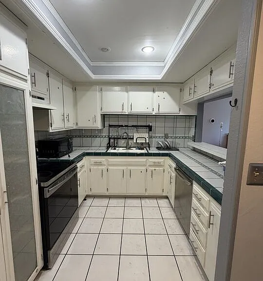 321 S San Vicente Blvd #406 — Photo 11