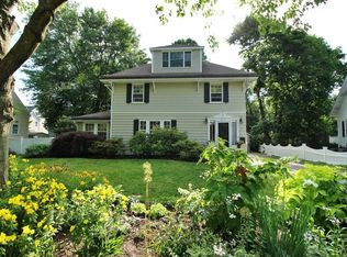 537 Chestnut St, Needham, MA 02492