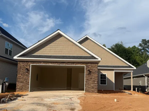 130 Fairway Oaks Dr, Perry, GA 31069