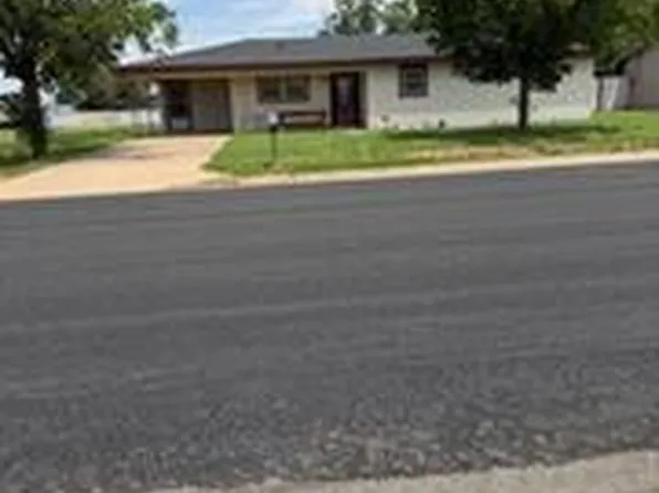 411 33rd St, Snyder, TX 79549