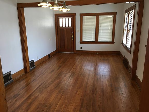 2nd image of 3440 South St