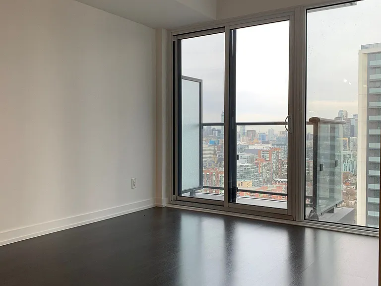 19 Western Battery Rd #3105 — Photo 7