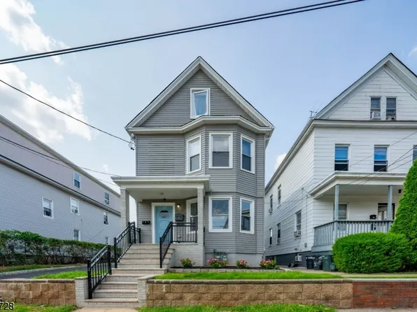17 John St, Elizabeth City, NJ 07202