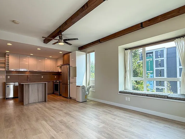 9350 University High St #405 — Photo 11