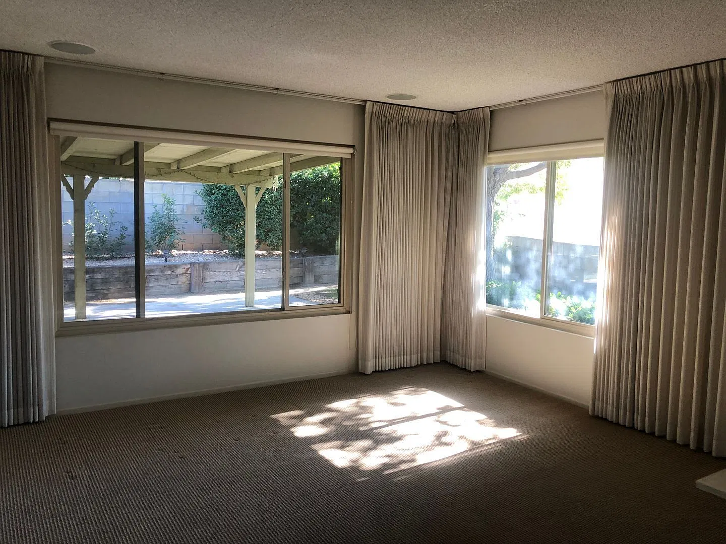 3 bed, 2.0 bath, 1490 sqft, $3,400 — Photo 4