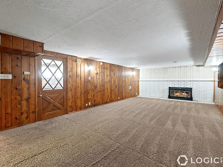 1305 Henderson Dr — Photo 16